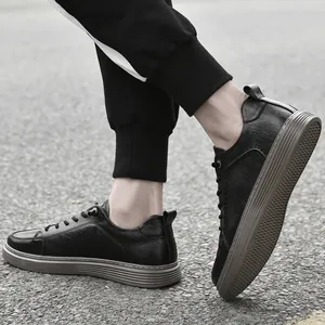 Men's retro fashion black leather low-top casual shoes with thick ridged soles