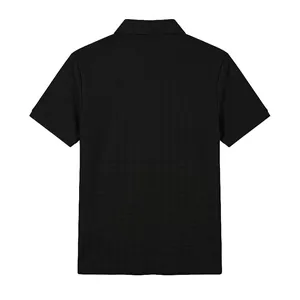 Polo de hombre de manga corta en punto gofrado negro, detalle de espalda