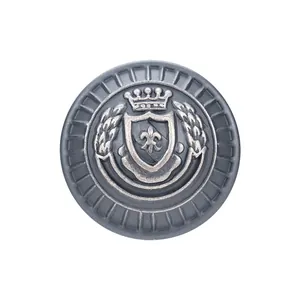 Bouton en laiton héraldique vintage pour manteaux avec motif couronne et bouclier gravé