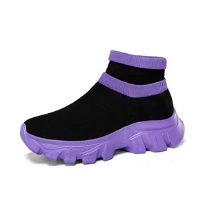 Atmungsaktive High-Top-Stricksocken-Sneaker in Schwarz und Lila mit dicker Plateausohle