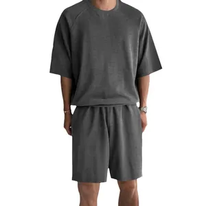 Ensemble 2 pièces gris pour homme avec t-shirt manches courtes et short en coton éponge