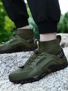 Olivgrüne atmungsaktive Mesh-Outdoor-Wanderschuhe für Trekking- und Wasseraktivitäten