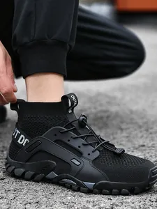 Atmungsaktive schwarze Mesh-Outdoor-Wander- und Wasserschuhe mit Schnellschnürung