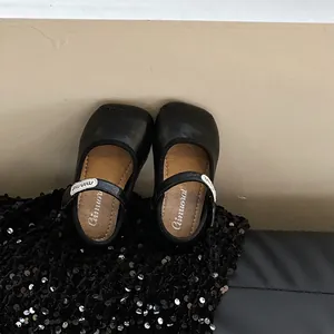 Chaussures Mary Jane en cuir noir pour filles avec semelles souples et bout carré