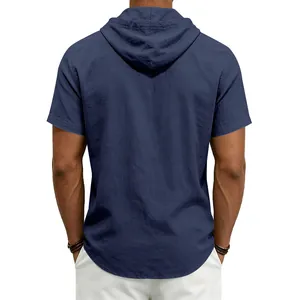 Vista posteriore di una camicia casual a maniche corte in lino blu scuro con cappuccio