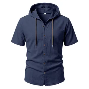 Vista frontale della camicia con cappuccio in lino a maniche corte da uomo in blu navy scuro