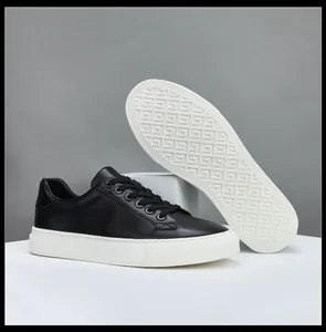 Détails des baskets en cuir noir haut de gamme pour hommes avec semelle blanche antidérapante