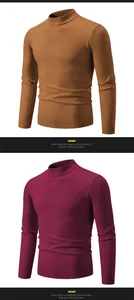 Vista detallada de jerséis de punto de cuello alto para hombre en colores camel y burdeos