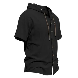 Vista dettagliata della camicia di lino nera a maniche corte con cappuccio da uomo