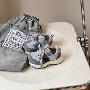 Scarpe da ginnastica per neonati grigie e blu con suola morbida per primi passi