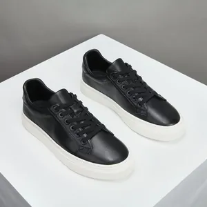 Baskets pour hommes en cuir noir avec semelles plateforme blanches de qualité