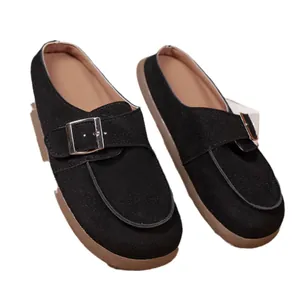 Mules noires en daim à bout rond avec boucle argentée réglable pour femmes élégantes