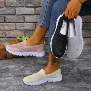 Mocassini da Donna Casual Traspiranti Flyknit Slip-On Punta Tonda Scarpe da Camminata Piatti Comodi Scarpe Singole in Rete Estive
