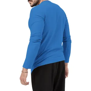 Πίσω όψη ανδρικού μακρυμάνικου T-shirt με στρογγυλή λαιμόκοψη σε έντονο μπλε