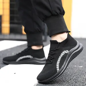 Baskets respirantes en maille fly-knit noires pour hommes, faciles à enfiler et souples