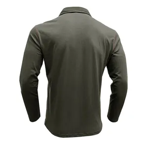 Vista trasera de polo de manga larga para hombre en color verde oliva estilo casual