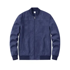 Gros plan détaillé d'un blouson aviateur en daim bleu marine pour homme avec zip.
