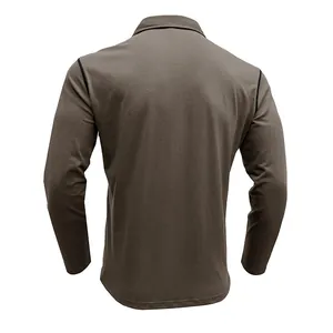 Vista posterior profesional de polo de manga larga para hombre en color marrón oscuro