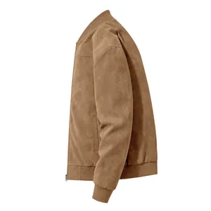 Vue de profil détaillée d'un blouson aviateur en suédine marron avec poignets côtelés.
