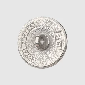Hochwertiger Zinnlegierung-Zierknopf für Kleidung mit Royal Pewter und Iris Gravur