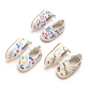 Zapatos de algodón para bebé con divertidos estampados de dinosaurios y coches