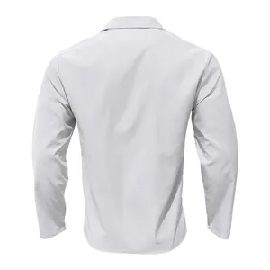 Vue arrière d'une chemise décontractée blanche à manches longues pour hommes avec col.