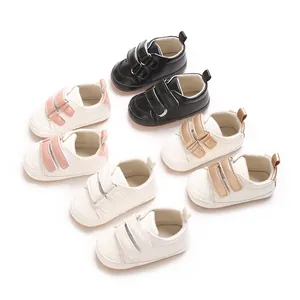Auswahl an Baby-Lauflernschuhen aus PU-Leder mit weicher Sohle und Klettverschluss