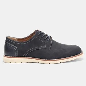 Vista lateral detallada de zapato derby casual para hombre azul con costuras blancas