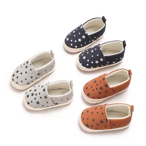 Vielzahl von Baby-Lauflernschuhen mit weicher Sohle und süßem Sternenmuster-Design