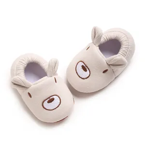 Scarpine neonato grigie adorabili con motivo orsetto, suola morbida e graziose orecchie