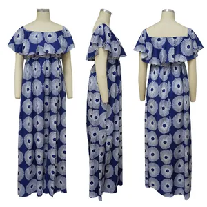 Vestido largo con estampado geométrico azul y blanco y detalles de volantes hombros