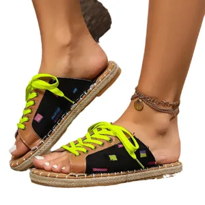Lässige Sommer-Strandsandalen für Damen mit neongelben Schnürsenkeln und Espadrille-Sohle
