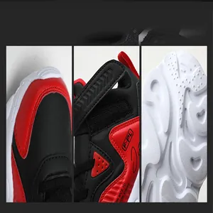 Vue détaillée des chaussures de basket pour garçons montrant les orteils, la bride et la semelle