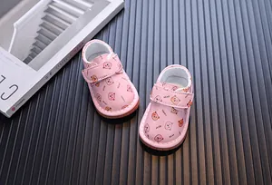 Scarpe da primi passi rosa per neonati con stampe di orsetti e chiusura a strappo