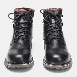 Vue détaillée des bottes d'hiver pour hommes en cuir avec doublure en fourrure et lacets