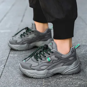 Zapatillas chunky de malla gris para niños y adolescentes con elegantes toques verdes