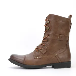 Vue latérale de bottes de moto vintage marron pour hommes avec lacets et boucles