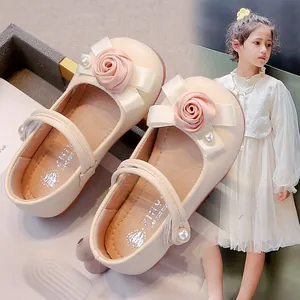 Elegante koreanische Mary Janes für Mädchen mit rosa Rose und dekorativer Schleife