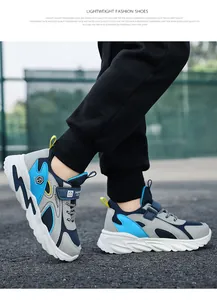 Atmungsaktive Jungen-Sneaker in Blau und Grau, leicht zum Laufen und Spielen.