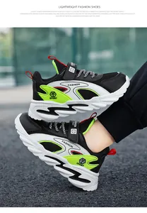 Atmungsaktive Jungen-Laufschuhe in Schwarz und Neongrün, leichte Sportschuhe für Kinder.