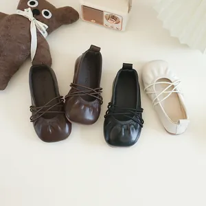 Weiche Ballett-Flachschuhe für Kleinkinder in den Farben Braun, Schwarz und Weiß