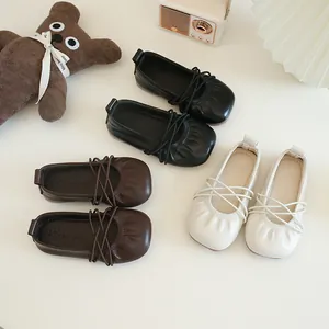 Elegante Ballerinas aus weichem Leder im koreanischen Stil für Mädchen, Prinzessinnen-Slipper.