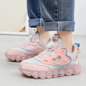 Zapatillas transpirables rosas para niña con diseño de corazón y cierre giratorio