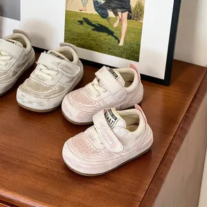 Baskets d'automne élégantes pour tout-petits en blanc et rose délavé pour garçons et filles