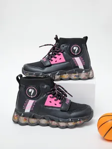 Zapatillas altas para niña de malla transpirable en negro y rosa deportivo