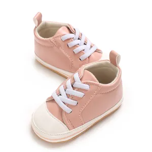 Roze PU-lederen babysneakers met zachte antislip rubberen zool en witte neus detail