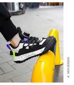 Detalle de las zapatillas de deporte para niños con sistema de cierre de dial