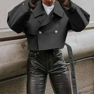 Modischer schwarzer Herren Kurzmantel Trenchcoat Jacke mit Gürtel und weitem Schnitt
