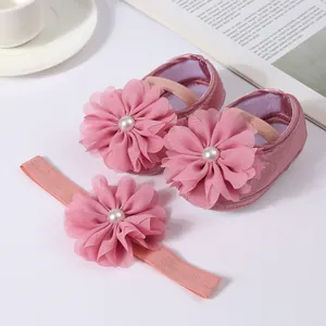 Ensemble de chaussures de princesse rose et bandeau assorti avec fleurs en mousseline