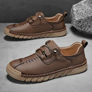 Chaussures de conduite décontractées en cuir marron cousues main pour hommes